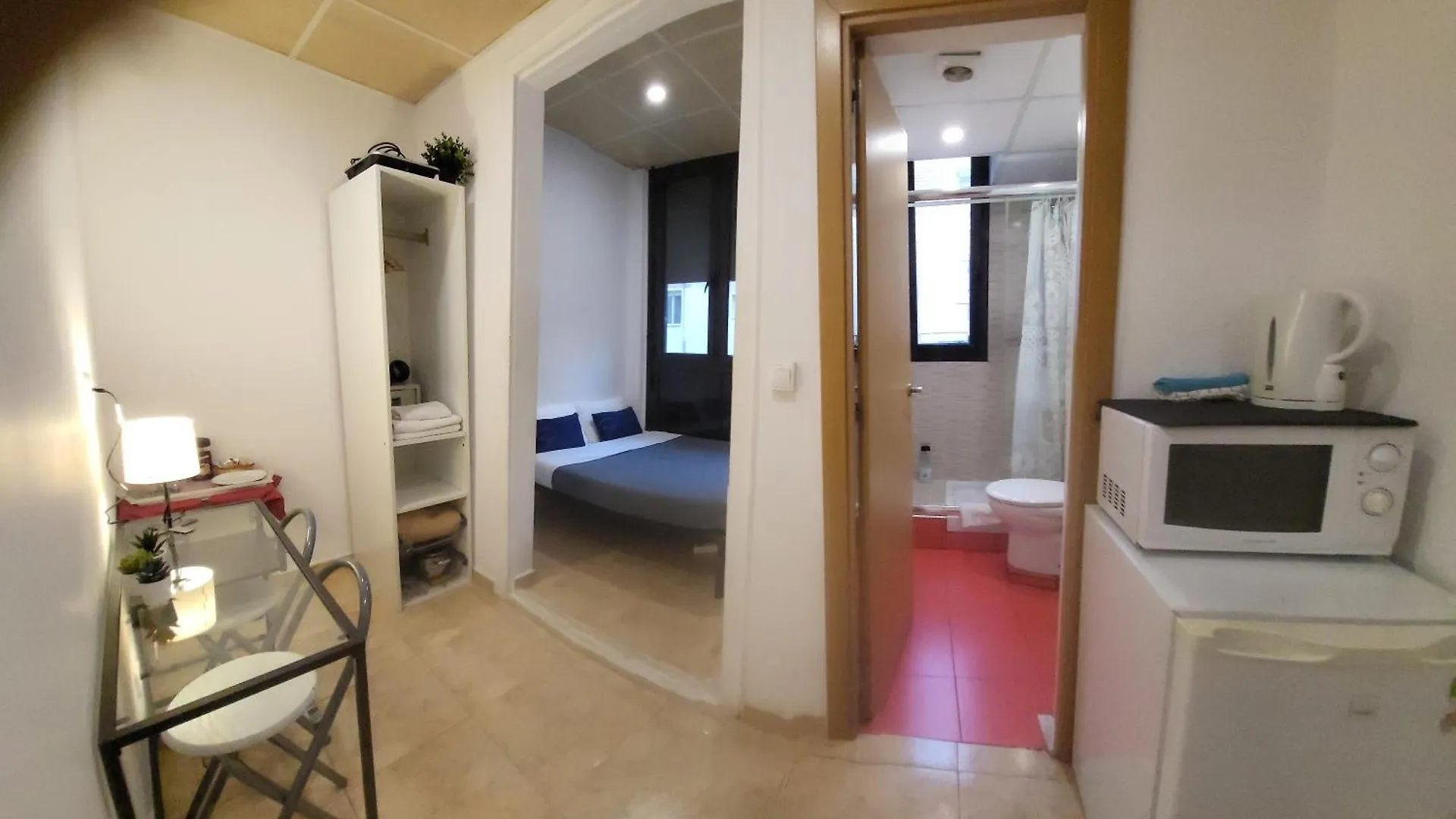 Barcelona Rooms 294 2*,