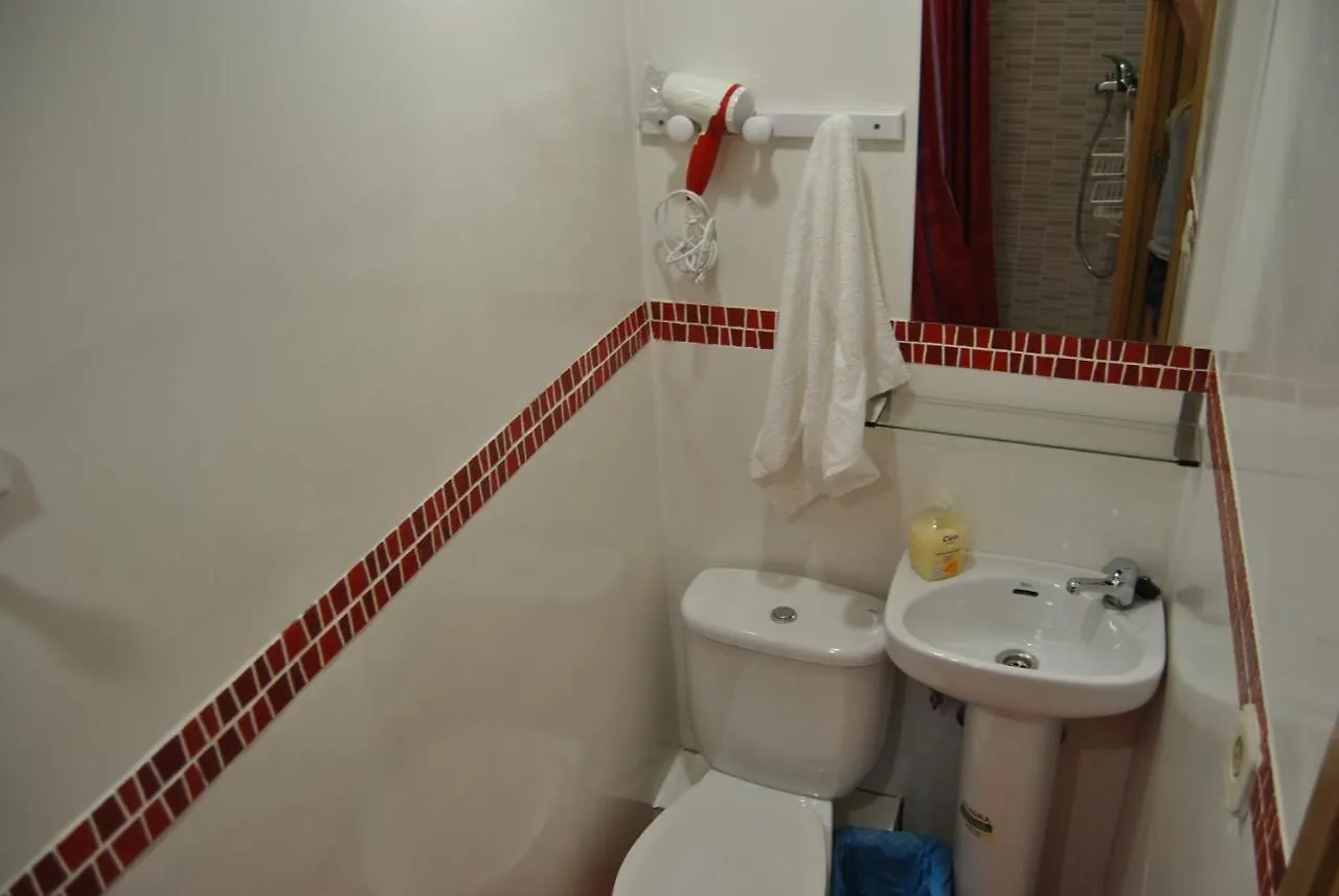 Barcelona Rooms 294 2*,