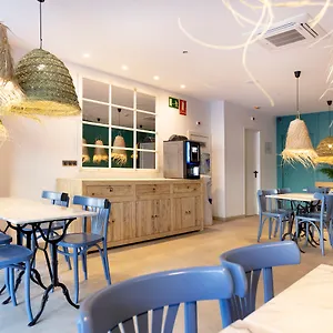 2* Konukevi Yomo Bcn Port